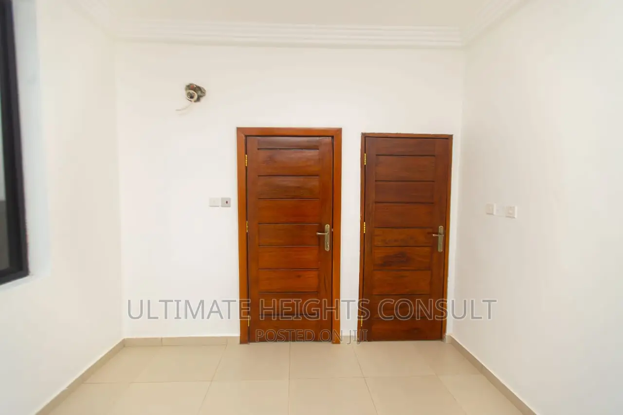 3bdrm House in Oyarifa for sale