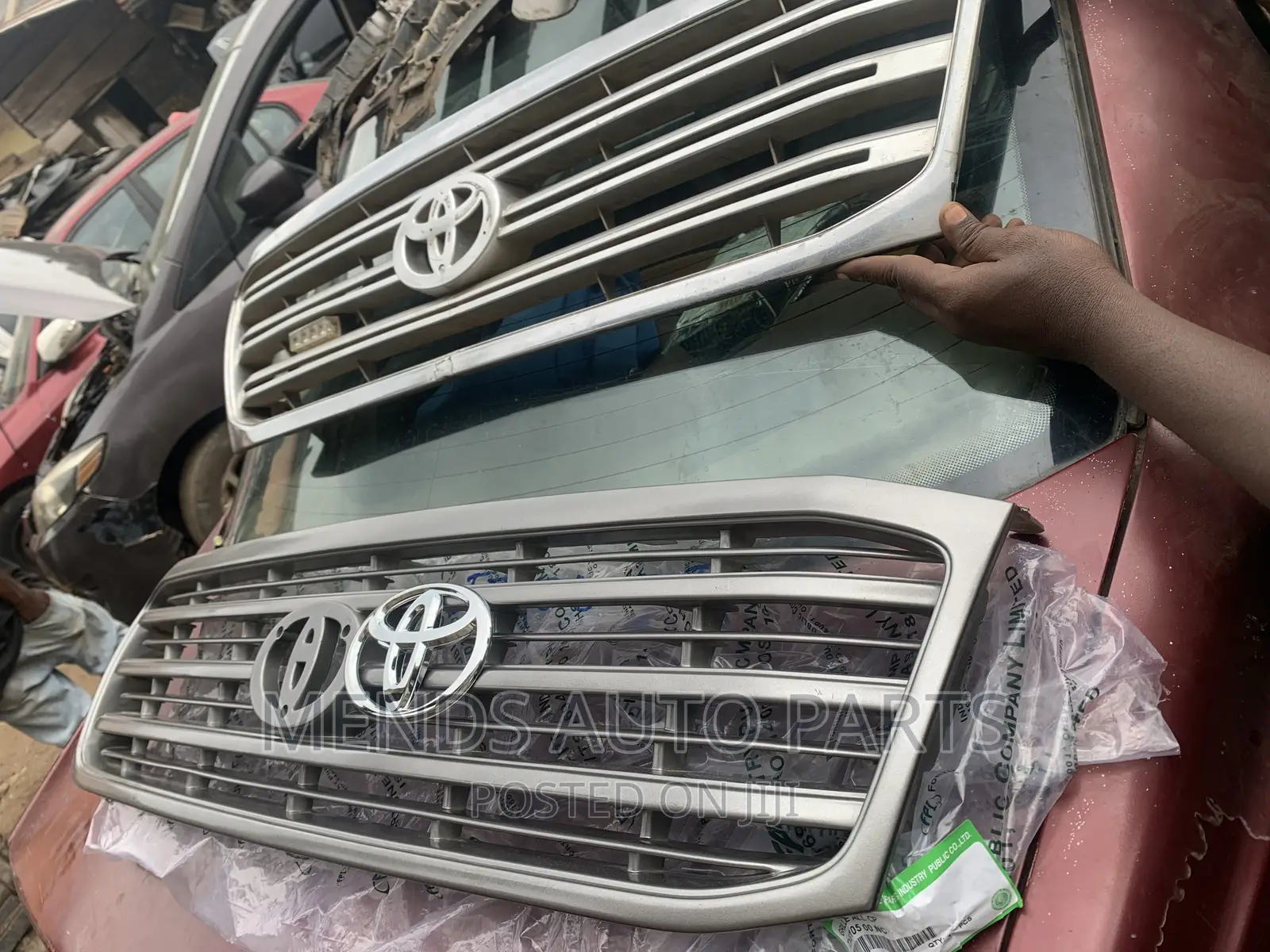 Toyota Landcruiser 2002 Front Grill Available