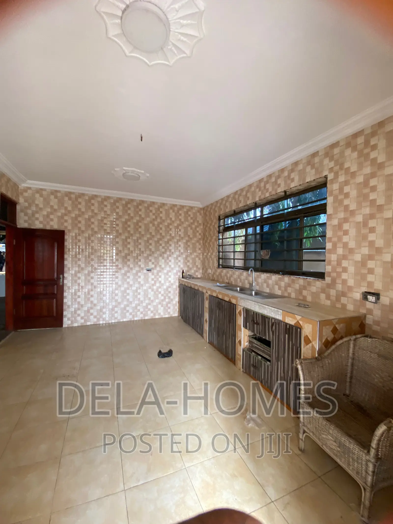 4bdrm Apartment in Ashiyie, Adenta for rent