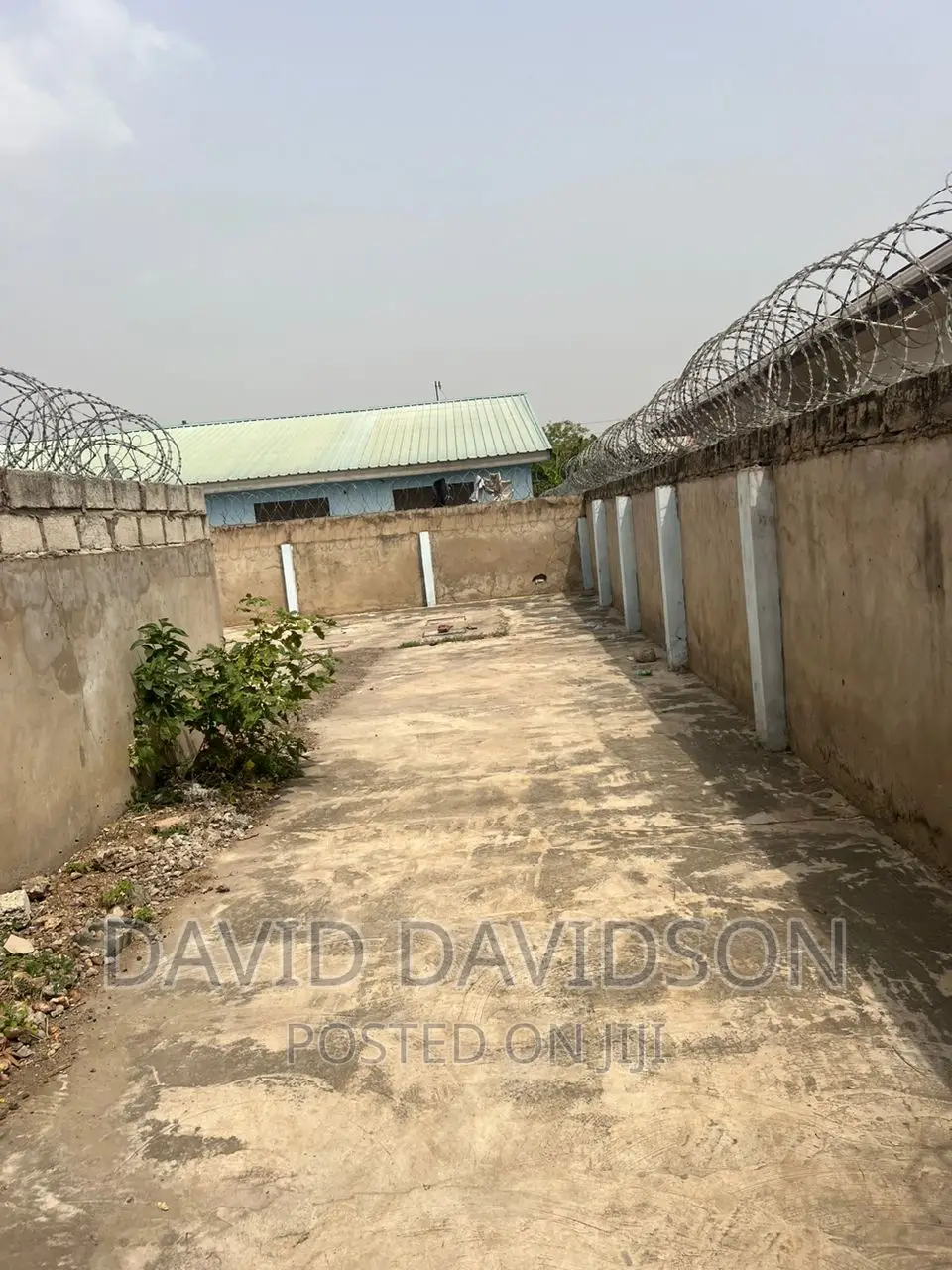 3bdrm Mansion in 3 Bedroom Self, Tema Metropolitan for rent