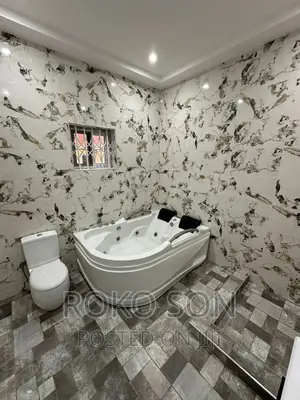 4bdrm Duplex in Dr Roko, The Mall for sale