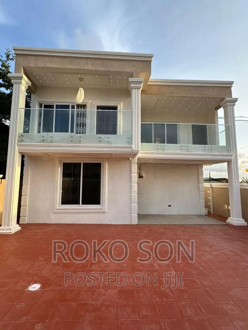 4bdrm Duplex in Dr Roko, The Mall for sale