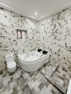 4bdrm Duplex in Dr Roko, The Mall for sale