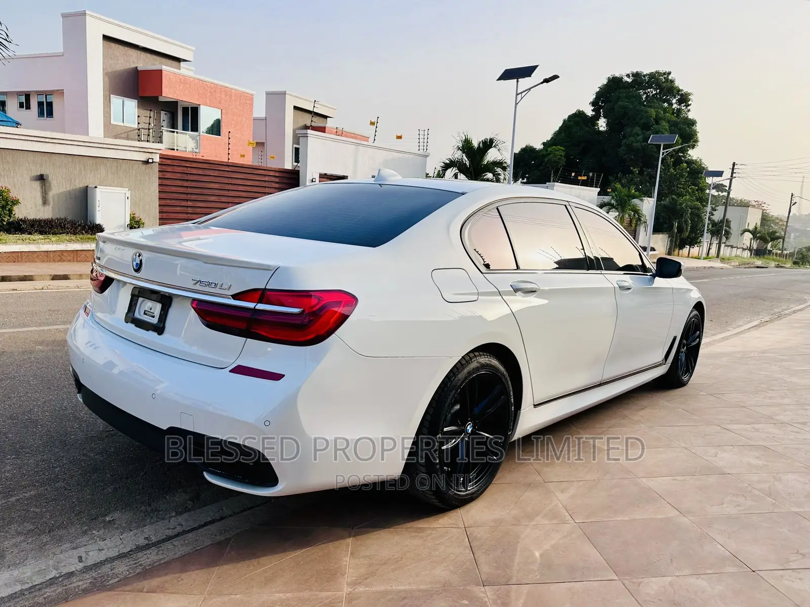 BMW 7 Series 2019 White