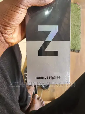 New Samsung Galaxy Z Flip3 5G 256 GB Black