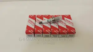 TOYOTA Highlander v. 6 2013-15 Spark Plugs Japan.