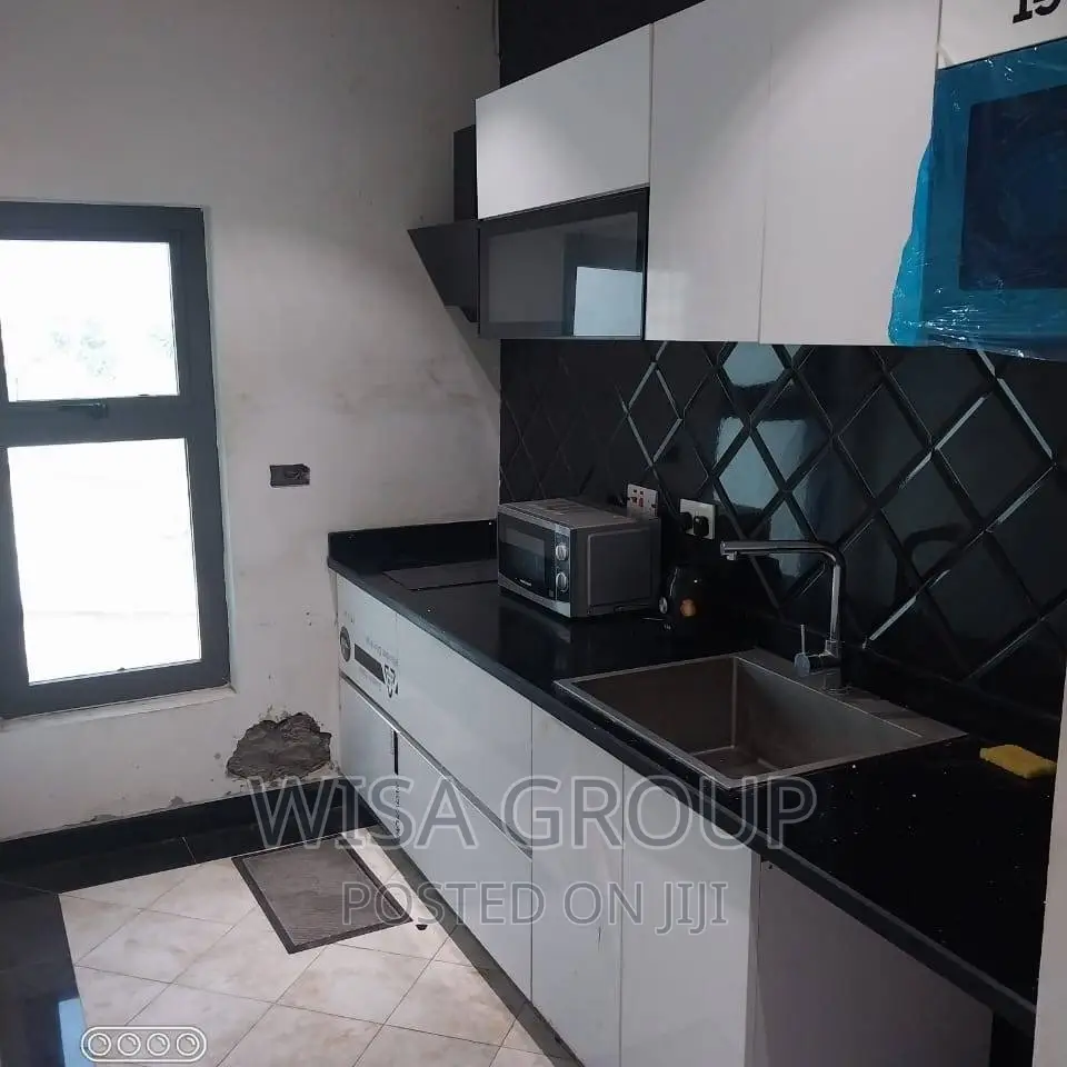 6bdrm Mansion in Wisa Groups, Last Stop for sale