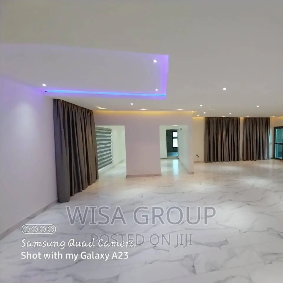 6bdrm Mansion in Wisa Groups, Last Stop for sale