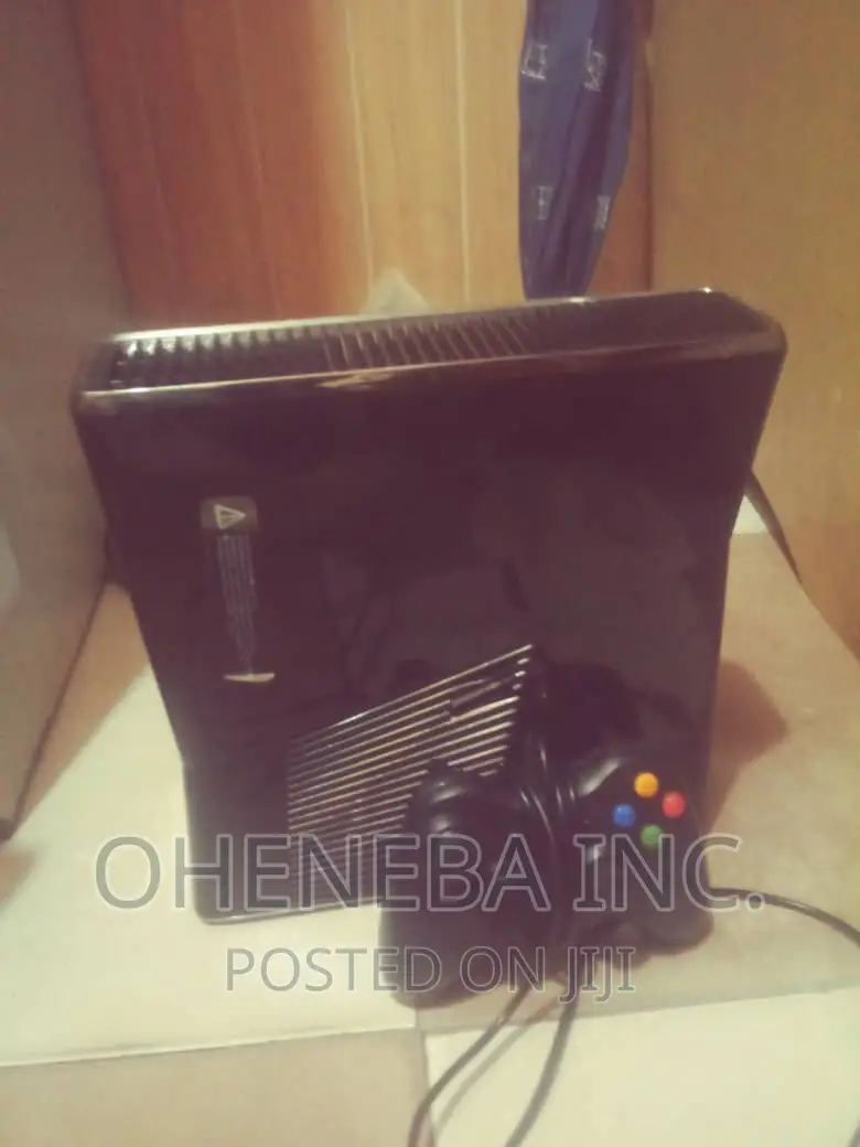 Xbox360 Slim White Black Edition for Sale