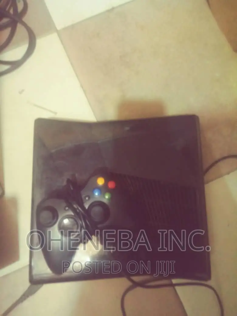 Xbox360 Slim White Black Edition for Sale
