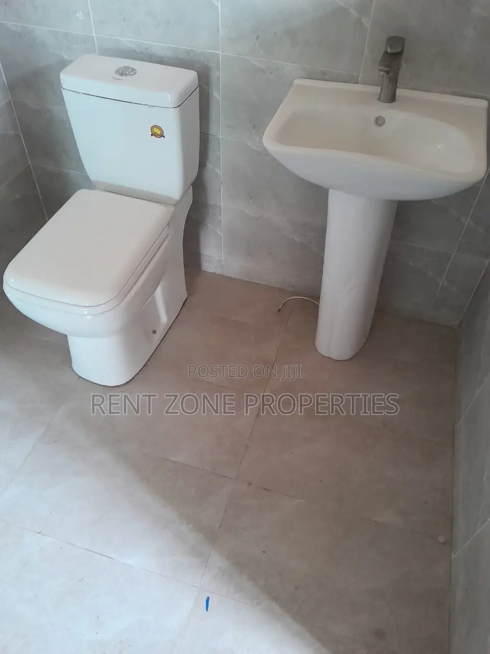 3bdrm Apartment in Rent Zone Properties, Ofankor for rent