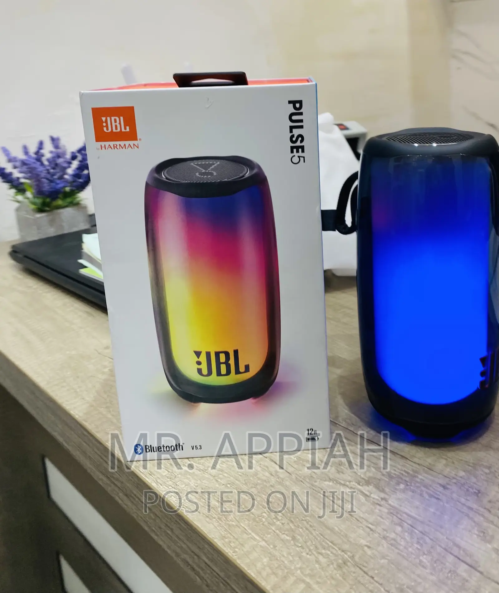 Classic Designed JBL Pulse 5 Electric Bluetooth Speaker.