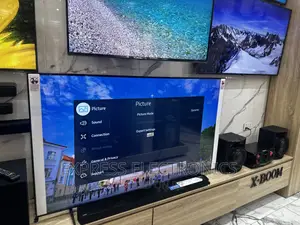 Powerful Dynamic UHD Smart Display LED Samsung 75”Cu8000