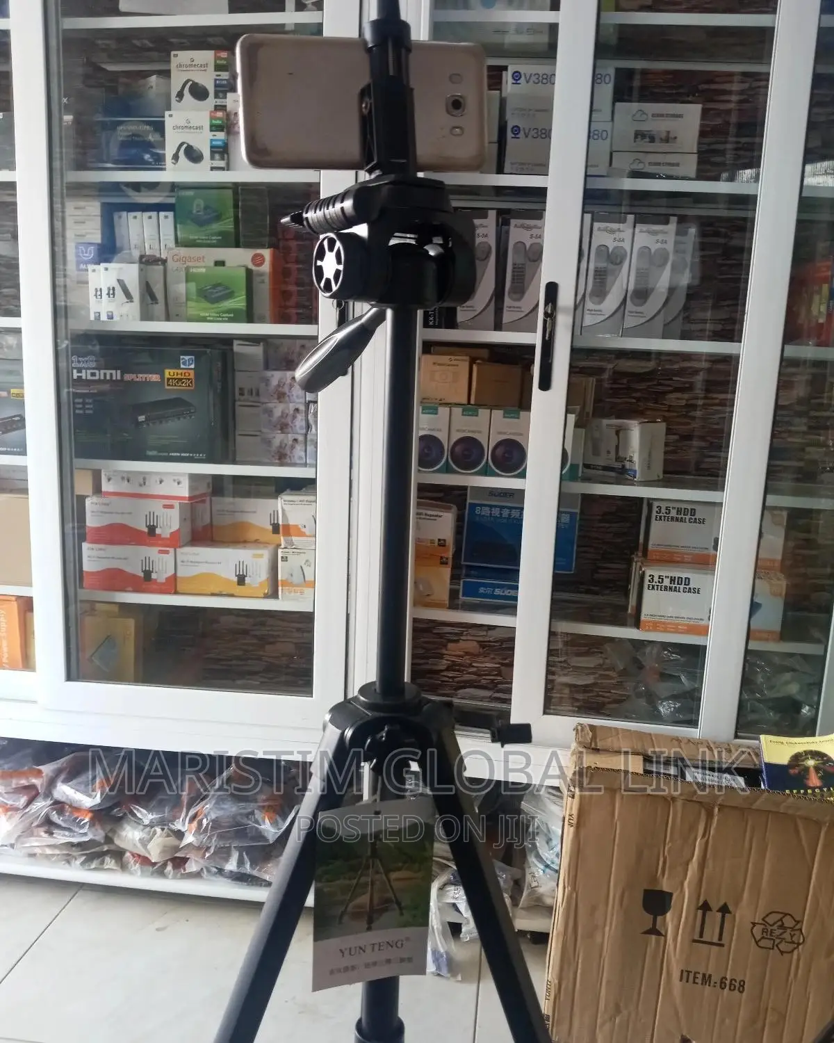 Quality Tripod Stand (Yunteng)