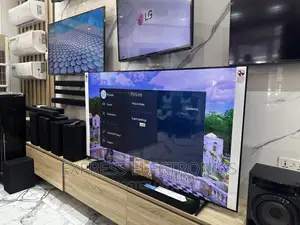 Powerful Sleek Design Slim UHD Smart Samsung 65”Cu7172