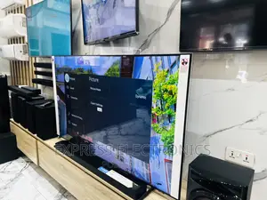 Powerful Dynamic— Smart UHD Smart 60”Au7171