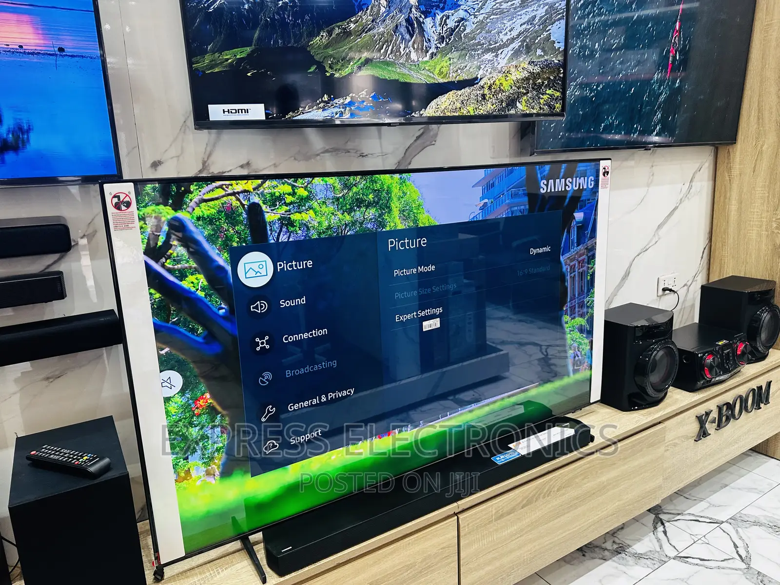 Powerful Dynamic UHD Smart Samsung 50”Au7092