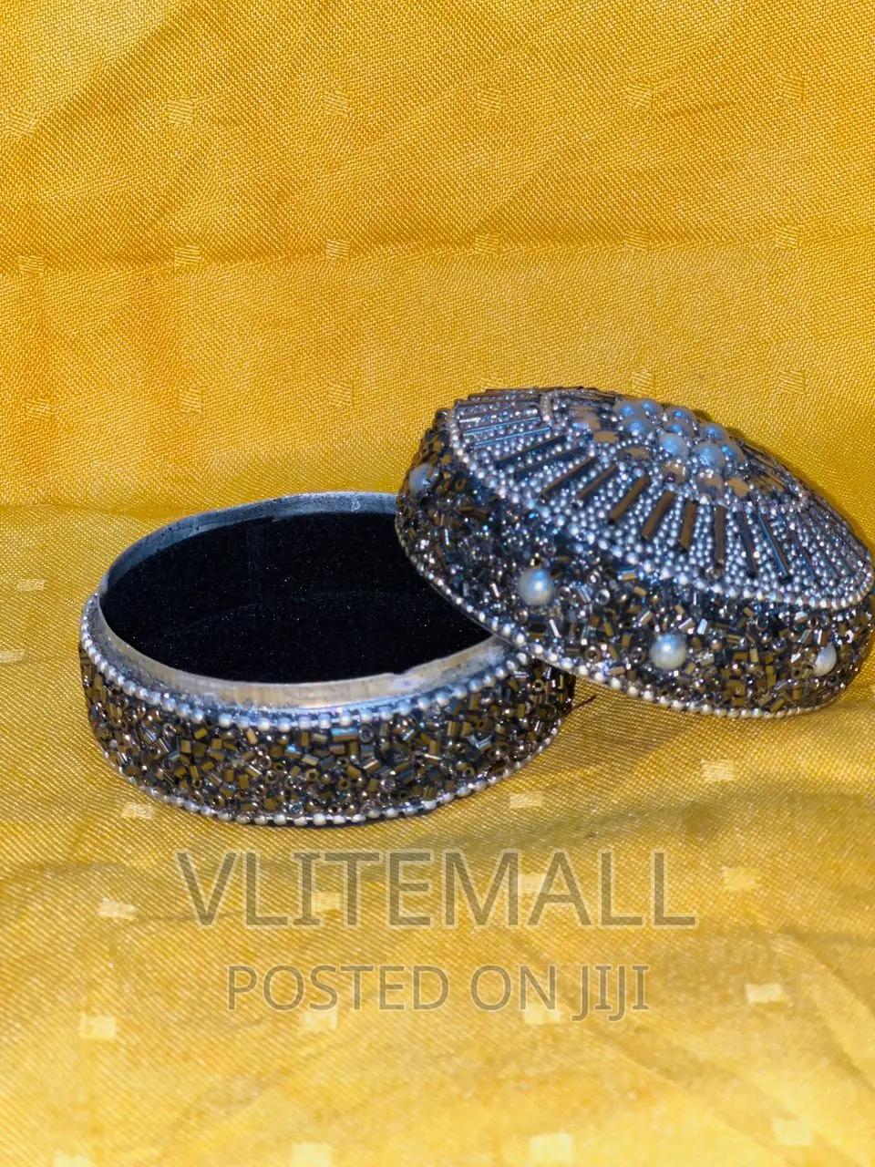 Round-Shaped Storage Jewelry Box