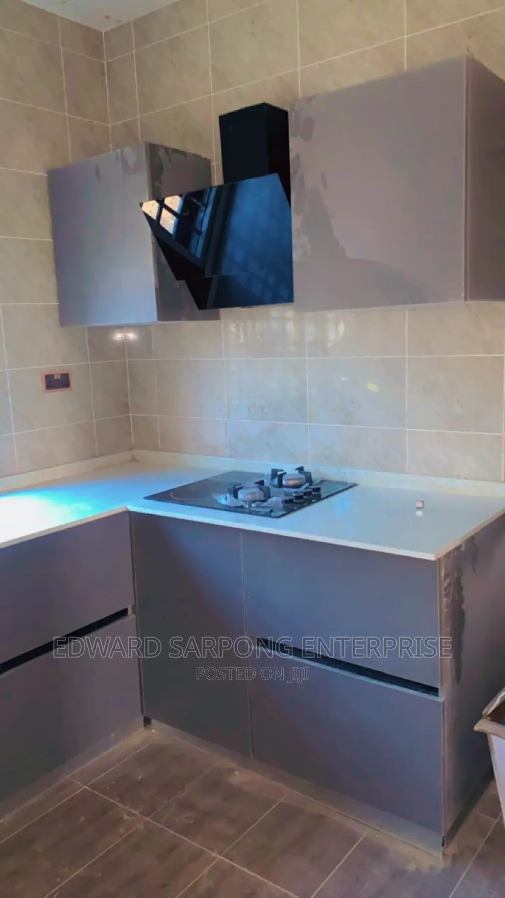 Modern Kitchen Cabinets and Countertops