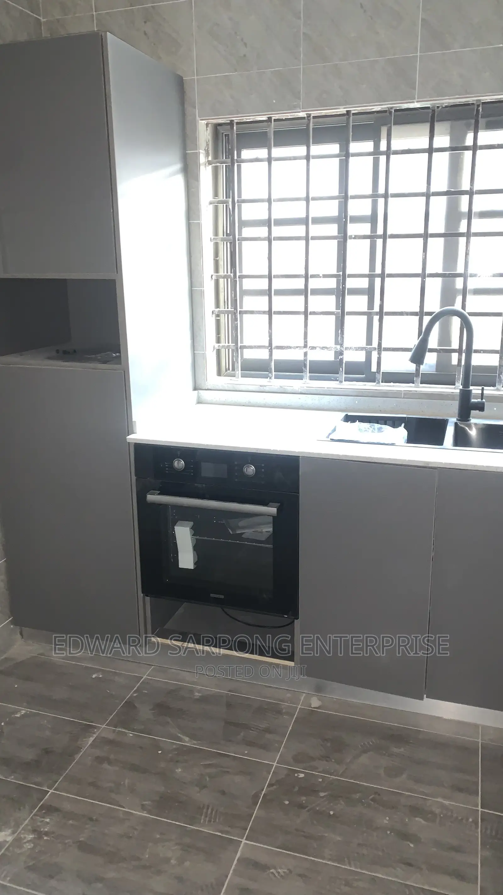 Modern Kitchen Cabinets and Countertops