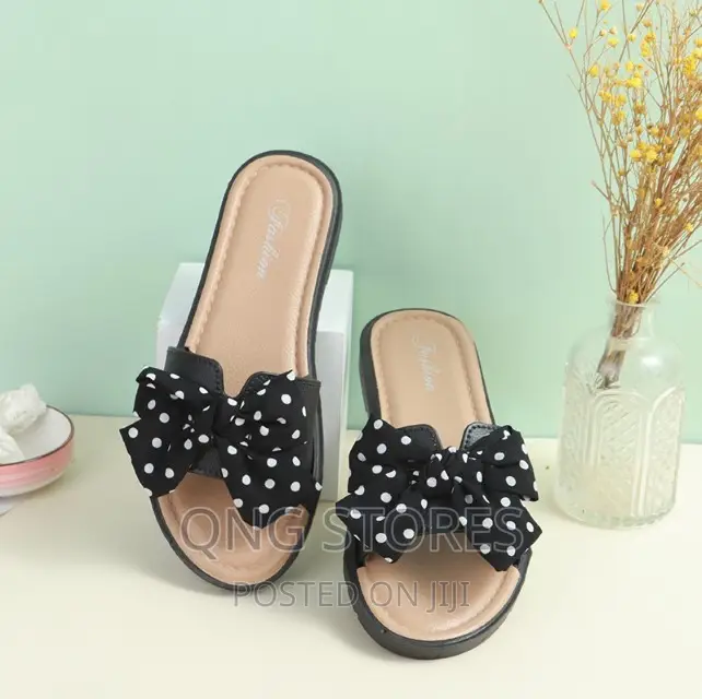 Ladie's Bowtie Slip-on Sandals