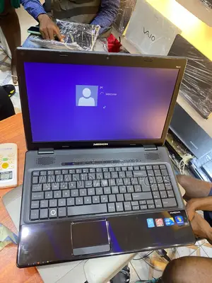 New Laptop Medion Akoya S3409 8GB Intel Core I3 HDD+SSD 320GB