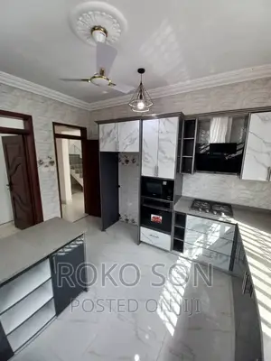 5bdrm Duplex in Dr Roko, Tema Metropolitan for sale