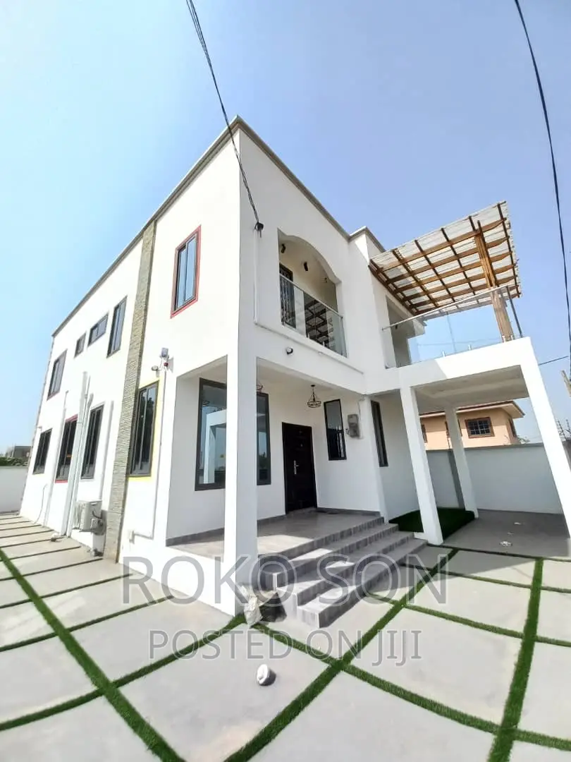 5bdrm Duplex in Dr Roko, Tema Metropolitan for sale