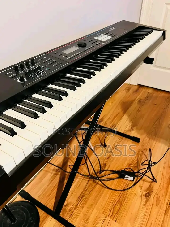 Roland Juno-Ds88 88-Key Weighted-Action Synthesizer