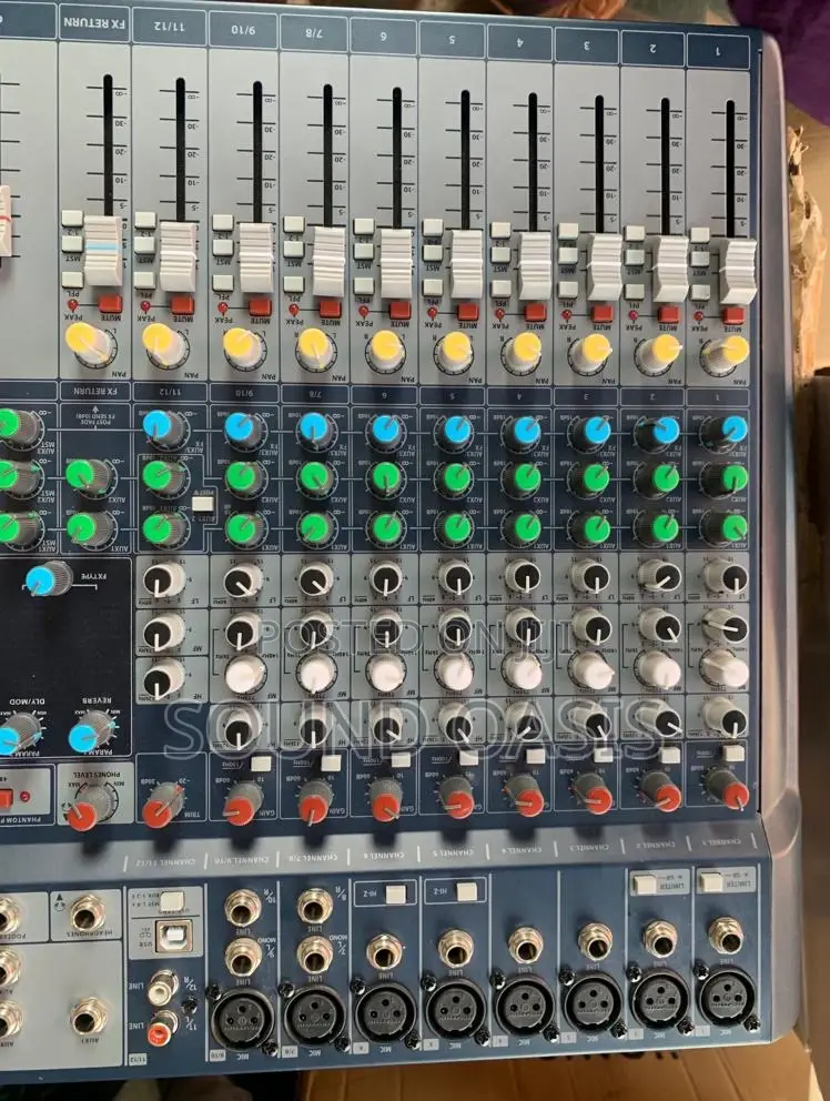 Soundcraft Signature 12 Analog Mixer