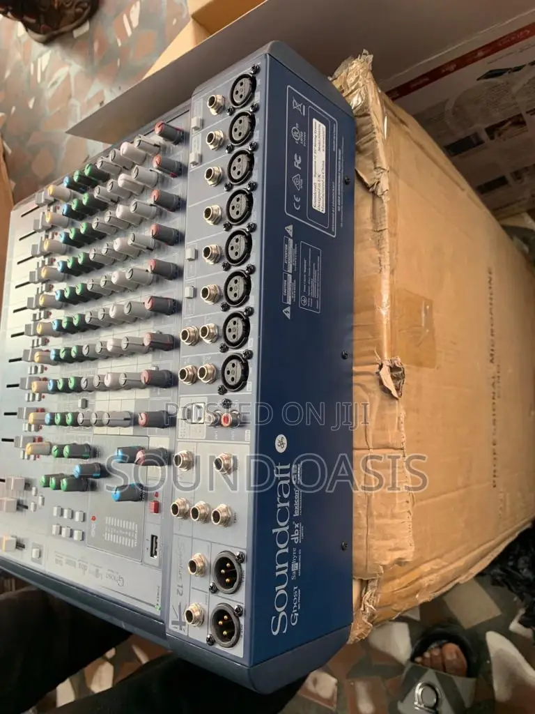 Soundcraft Signature 12 Analog Mixer
