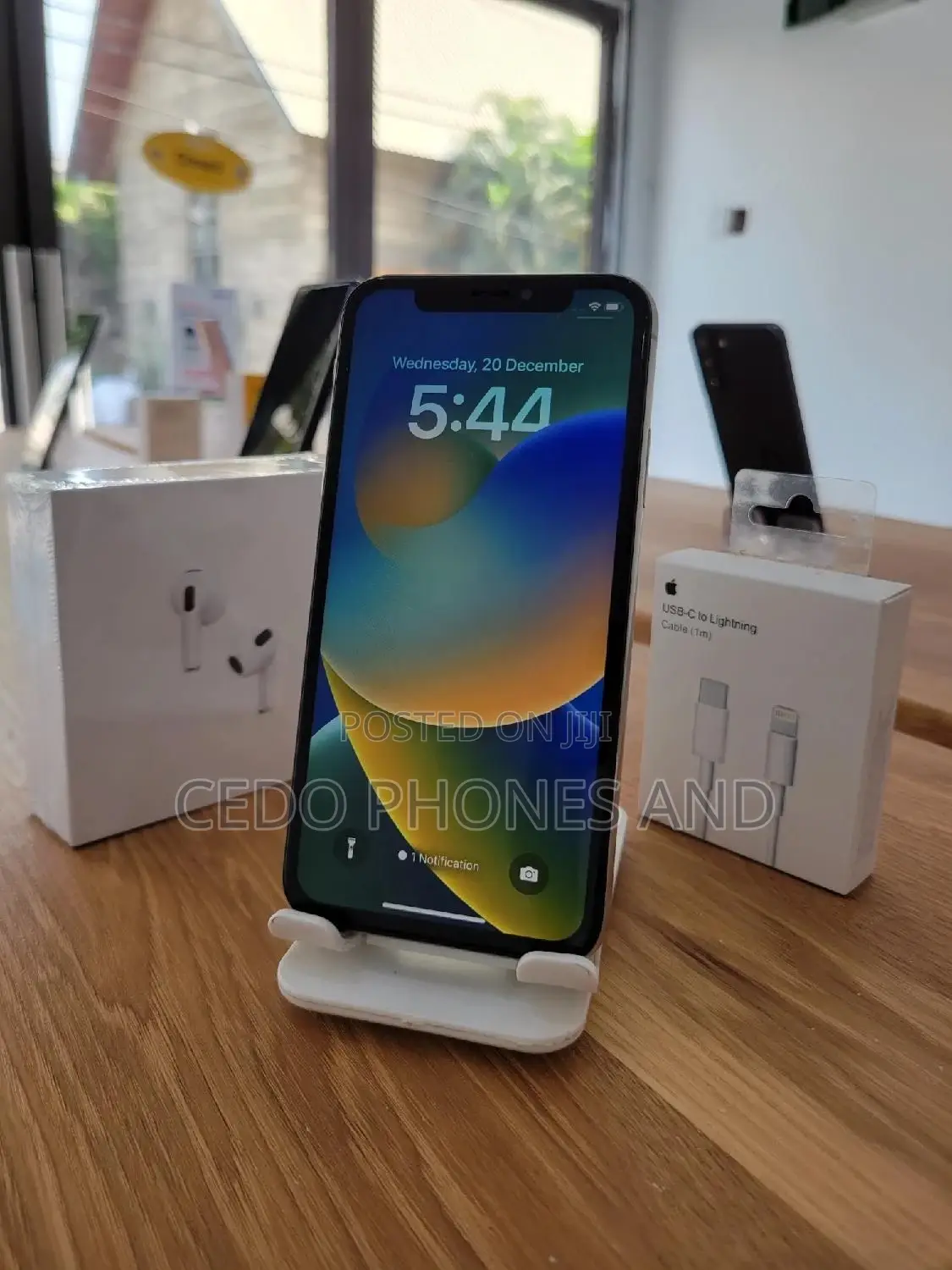 Apple iPhone X 256 GB White