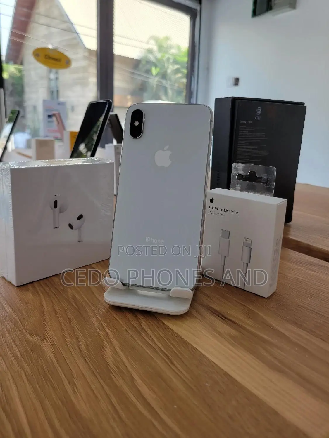 Apple iPhone X 256 GB White