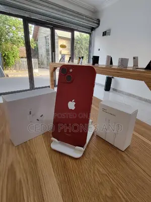 Apple iPhone 13 128 GB Red
