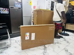 Glossy Slim Sleek UHD Smart Samsung 43”Cu7172 Tv