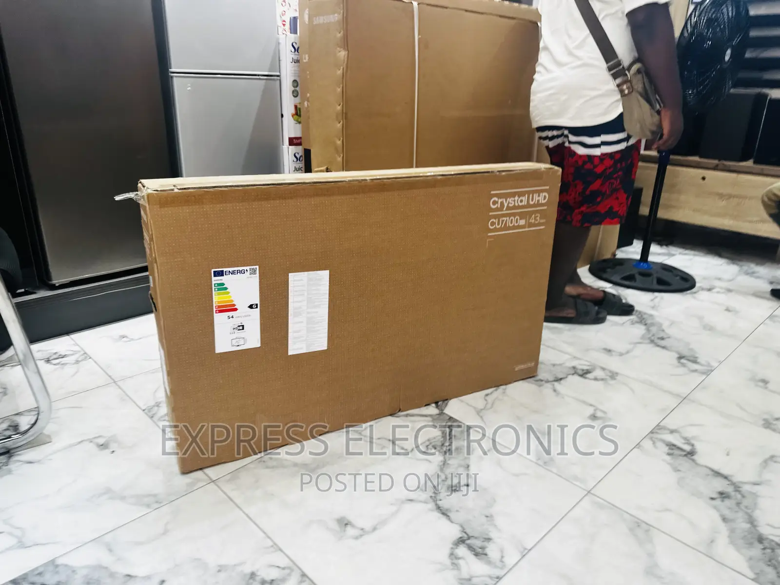 Samsung UHD Smart 43”Cu7172 Tv .,