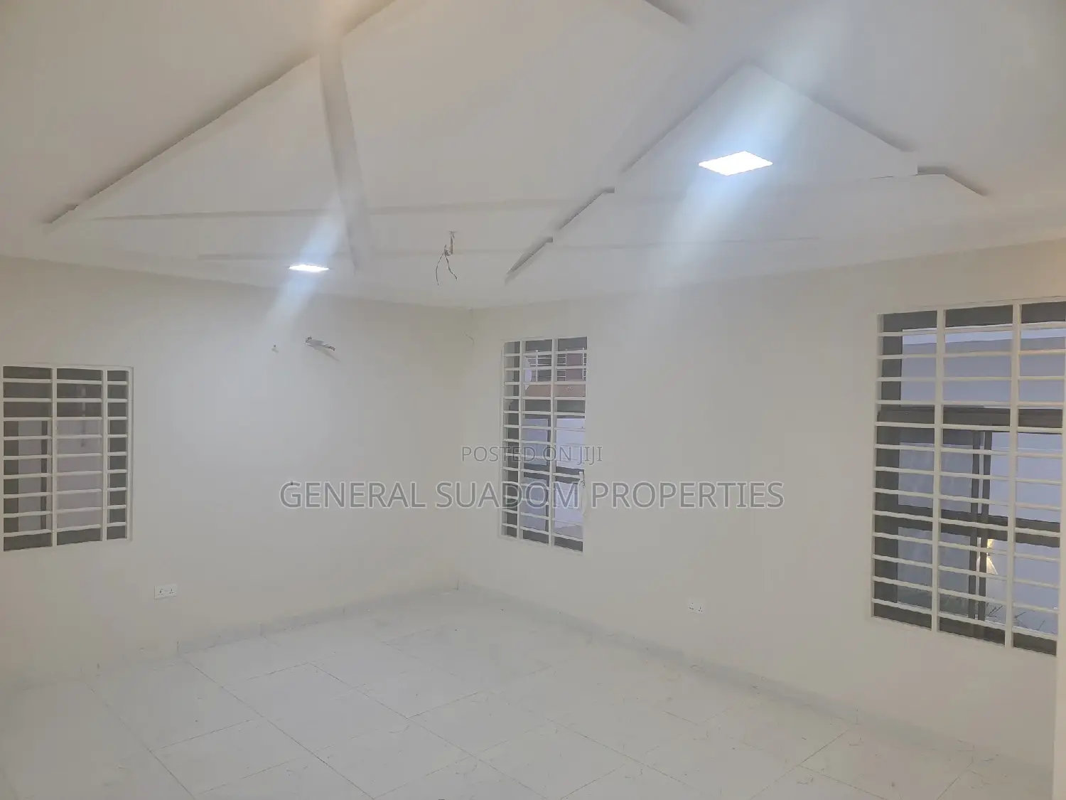 4bdrm Duplex in Suadom Properties, Baatsona Total for rent