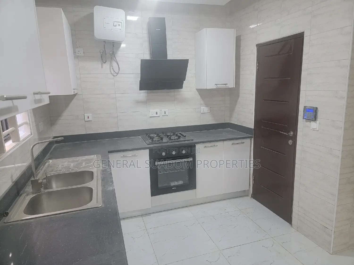 4bdrm Duplex in Suadom Properties, Baatsona Total for rent