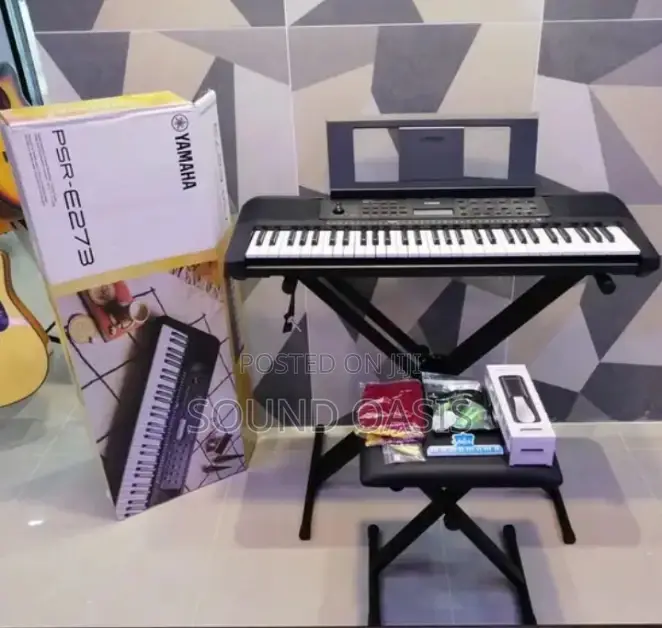 Yamaha PSR-E273 Keyboard Bundle