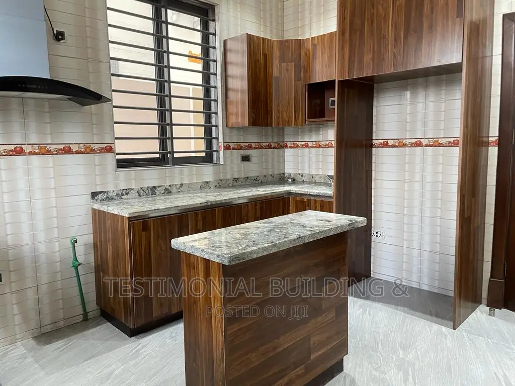 4bdrm House in Testimonial Building, A&C Mall Area for sale