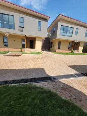 Photo - 3bdrm Townhouse / Terrace in Tseaddo for rent