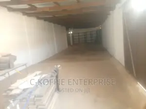250sqm Warehouse at Circle for Rent