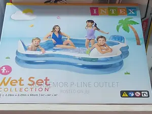Wet Set Family Pool