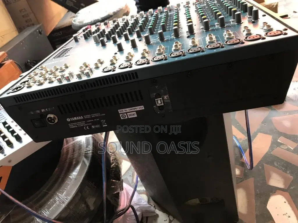 Mg166cx-Usb 16-Channel Usb Mixer With Compression Effects