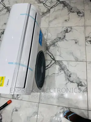 1.5hp Split R410 Gas AC White __Midea