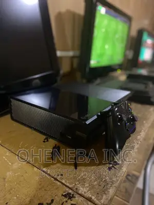 Xbox One With 7 Games Installed + 1 Controller