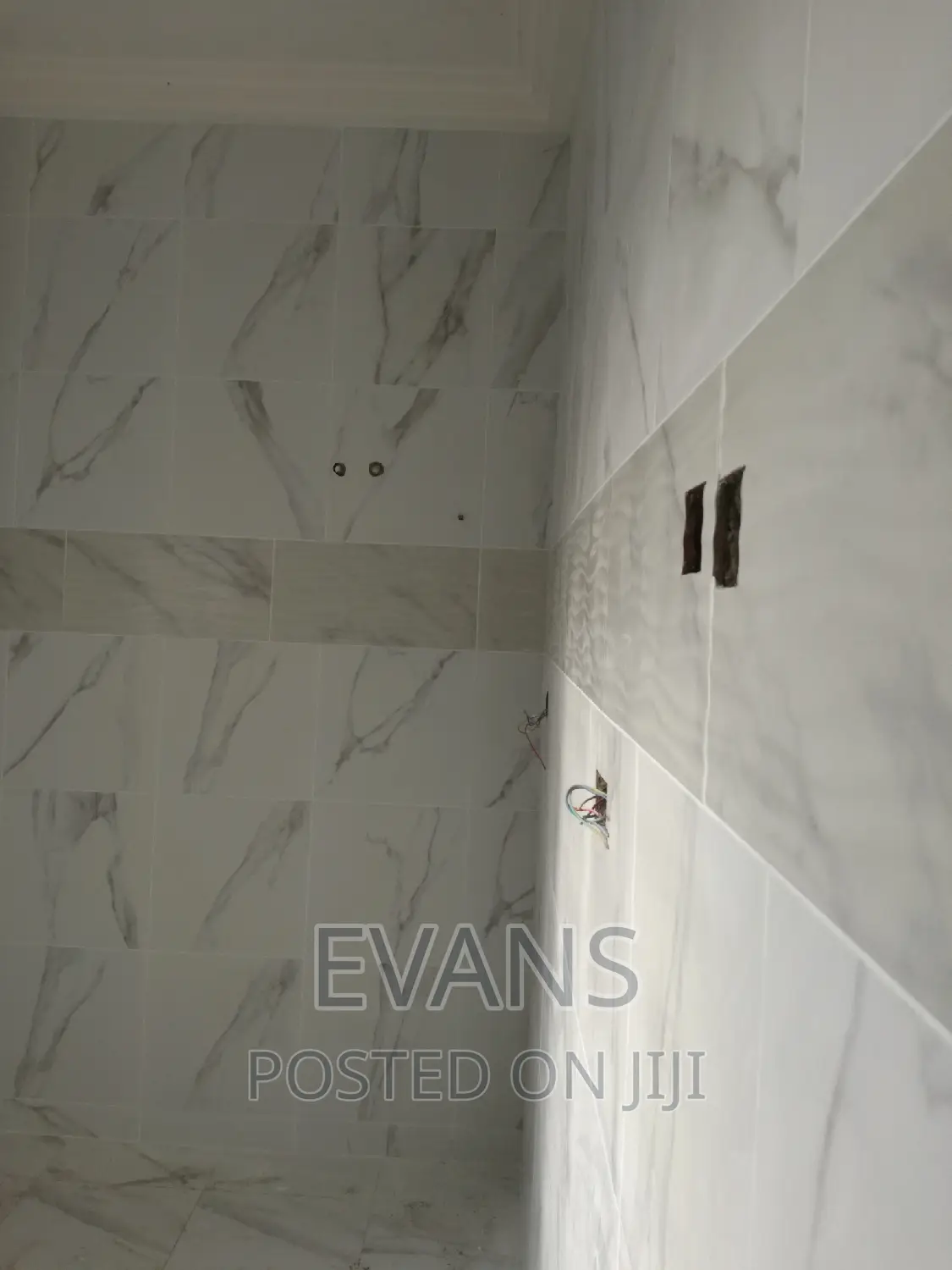 Expert Tiles Man