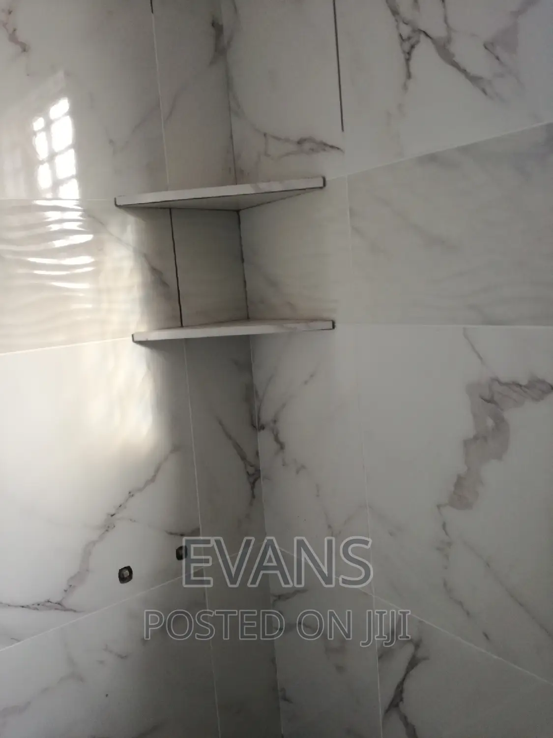 Expert Tiles Man
