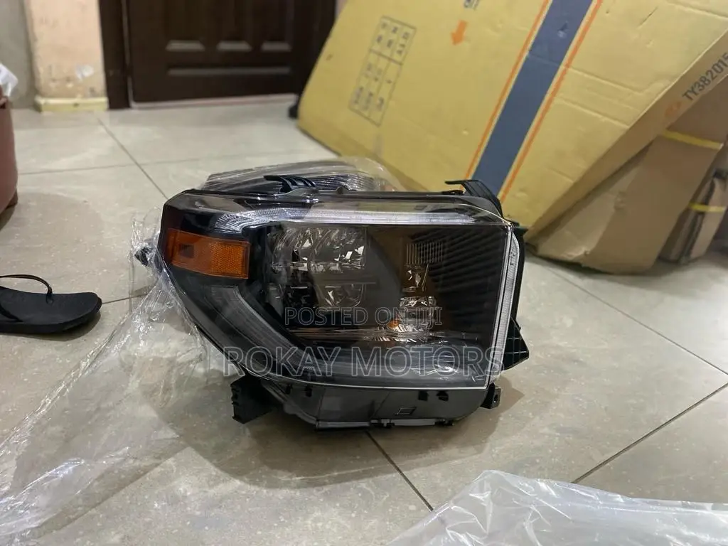 Tundra 2017,2018,2019,2020 Led Spec Headlights Pair