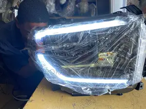 Tundra 2017,2018,2019,2020 Led Spec Headlights Pair